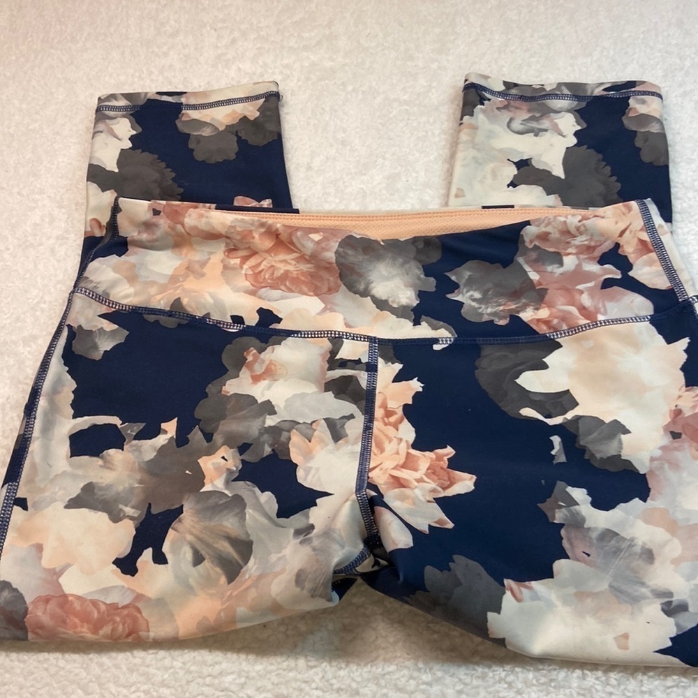 Marika Sport Crop Leggings Floral EUC Size L (14/16)